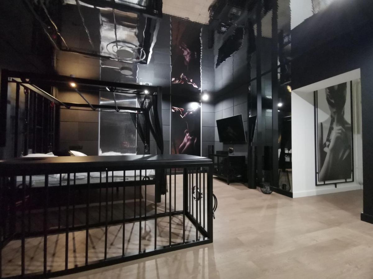 Bdsm Apartament Czestochowa Luxxx - Adults Only - Tylko Dla Doroslych Exterior photo